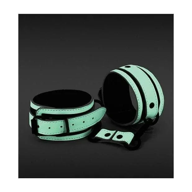 GLO Bondage Ankle Cuff – Glow in the Dark